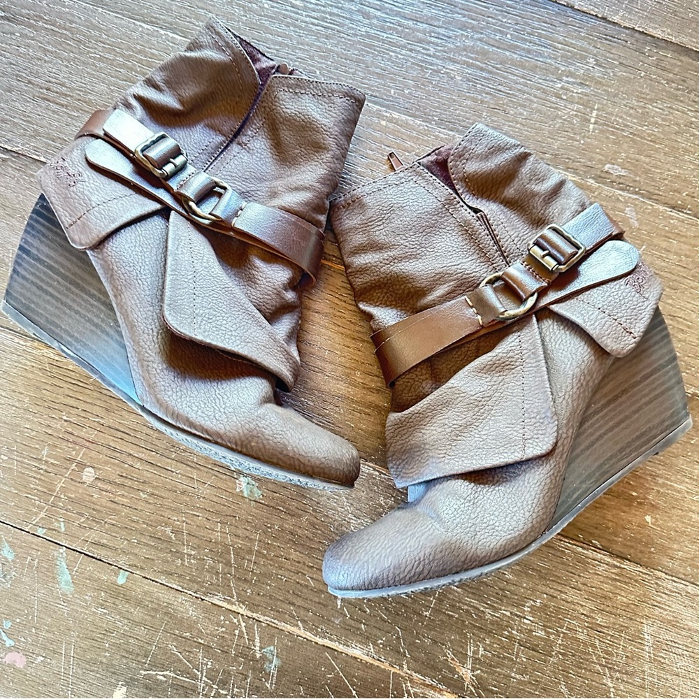 Blowfish Dark Brown Ankle Booties | Size 9.5 - Picture 11 of 11
